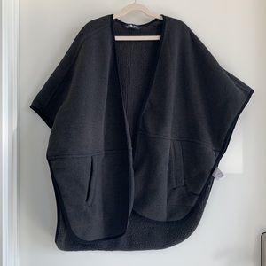 The North Face Women's Crescent Poncho,Dark Gray S